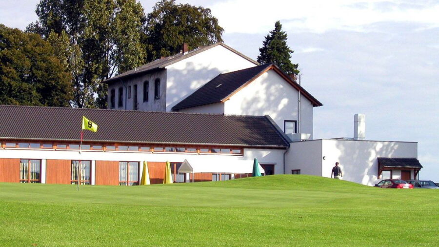 Rhein-Wied GC: clubhouse & #9