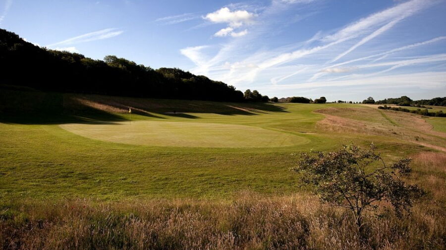1st hole on the Farleigh Yellow course