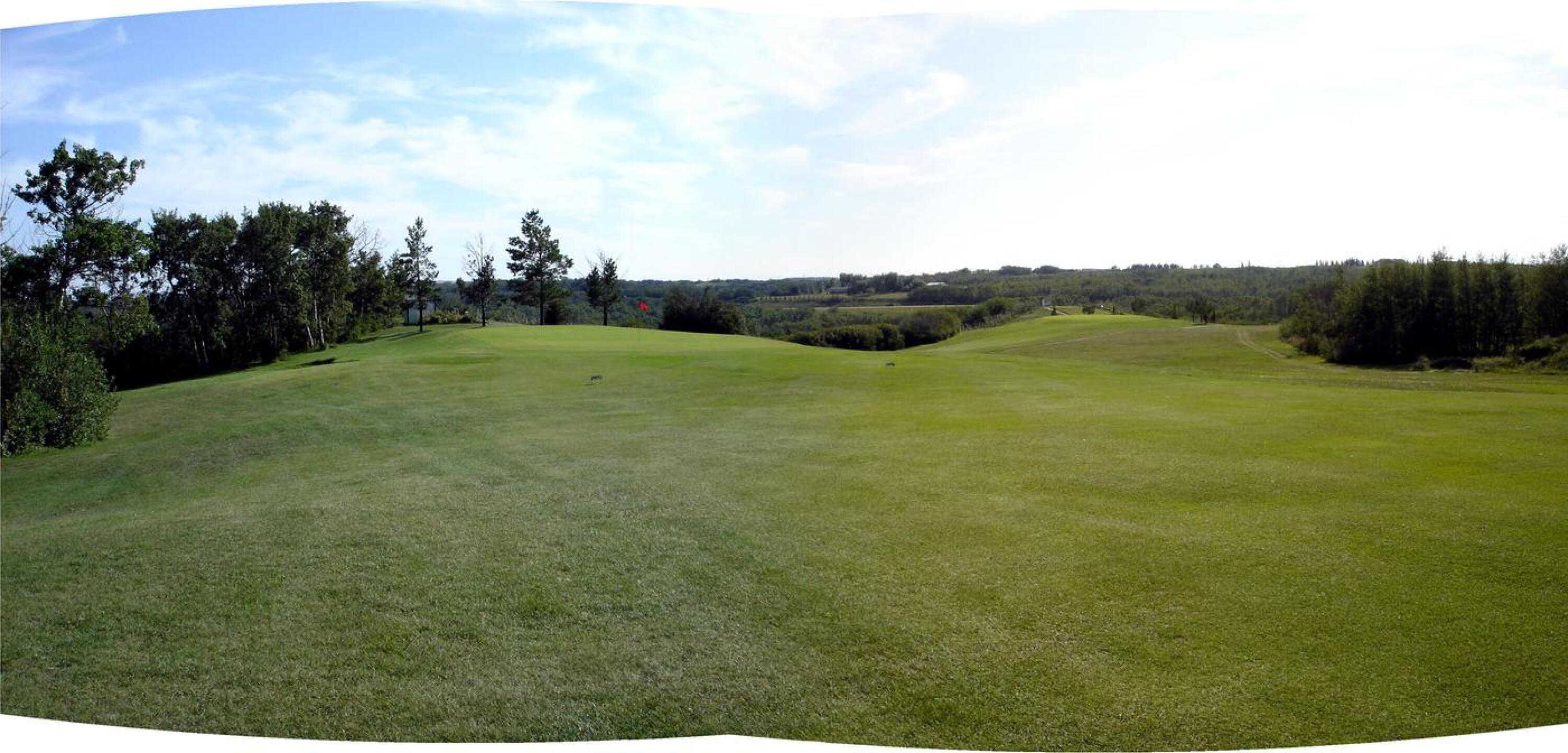 Hardisty Lakeview GC, Hole 1, Par 5, 531 yds (Photo submitted by DYakimec on 06/20/2018)