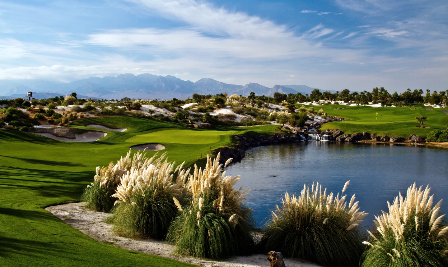 Bali Hai Golf Club in Las Vegas - 6th tee