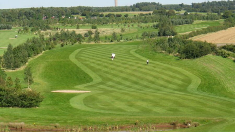 Water hazards and bunkers at The Chase