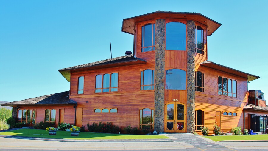 Apple Tree Golf Course - clubhouse