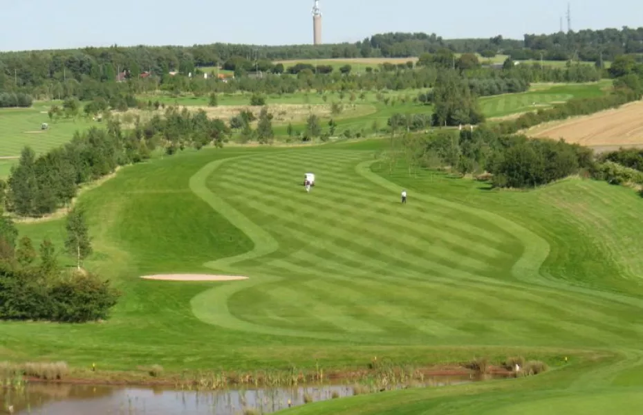 Water hazards and bunkers at The Chase