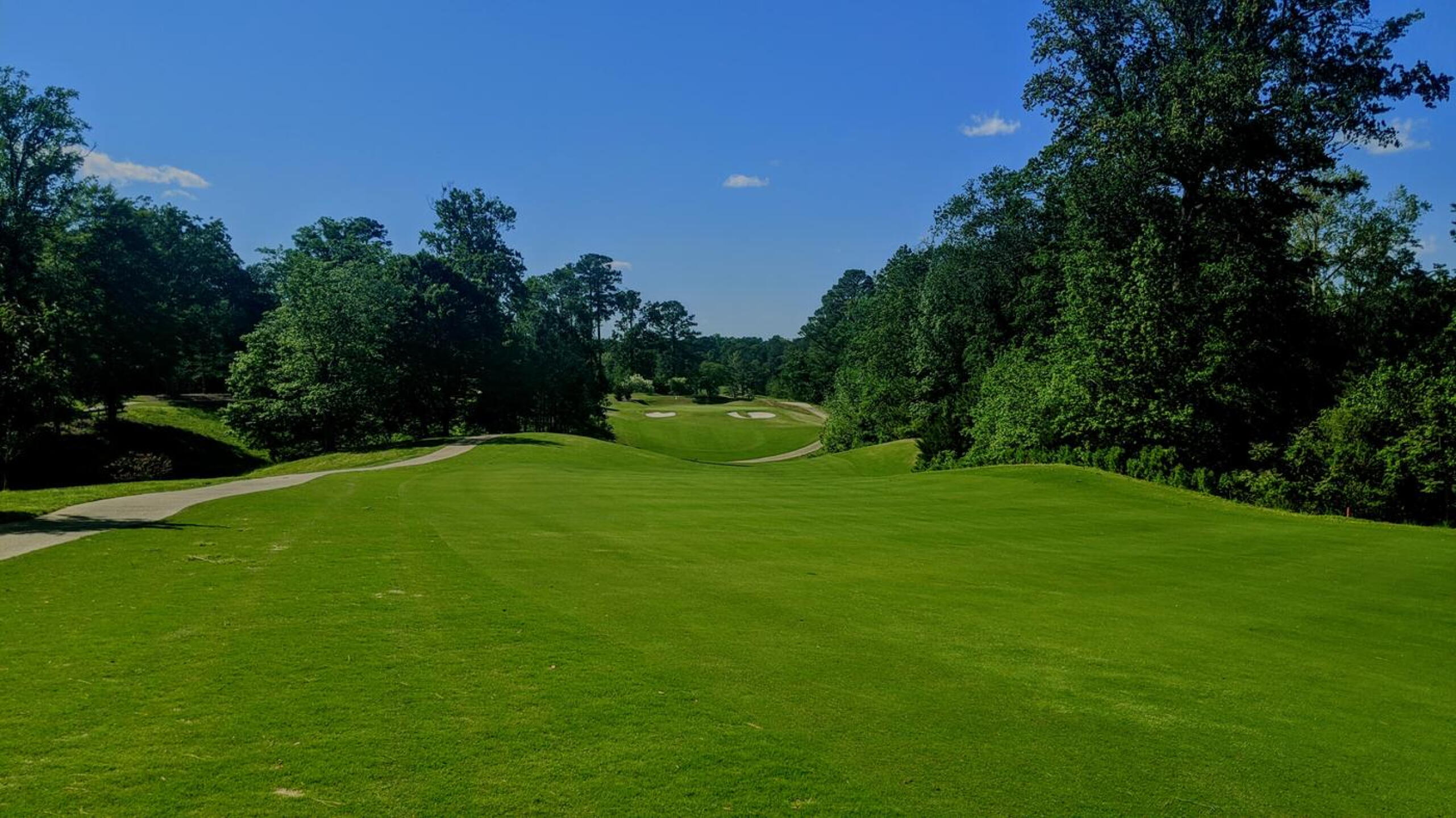 The par-5 6th (Photo submitted by Back9Ben on 05/06/2020)