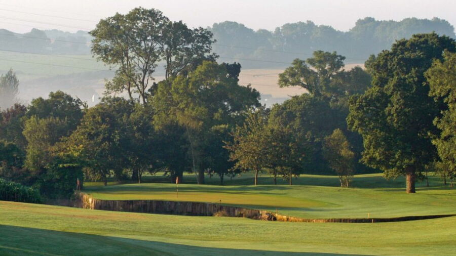 1st green at Dainton Park 
