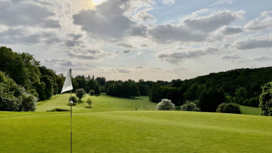 Golf & Hotel de Falnuee