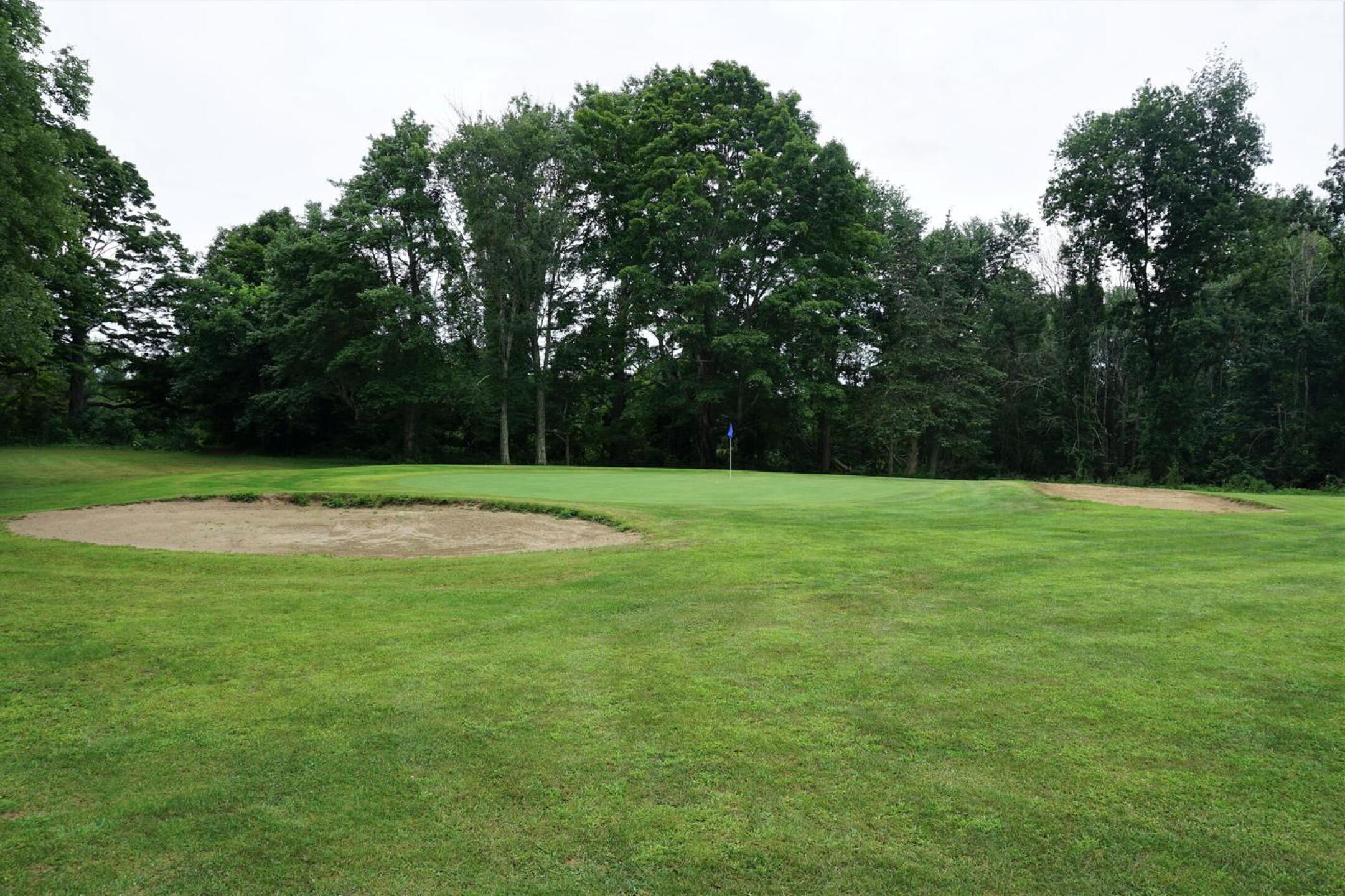 3rd: par-4, 410: Fine tee-to-green test ending on this green, defended by two sizable bunkers. (Photo submitted by AptlyLinked on 08/04/2021)