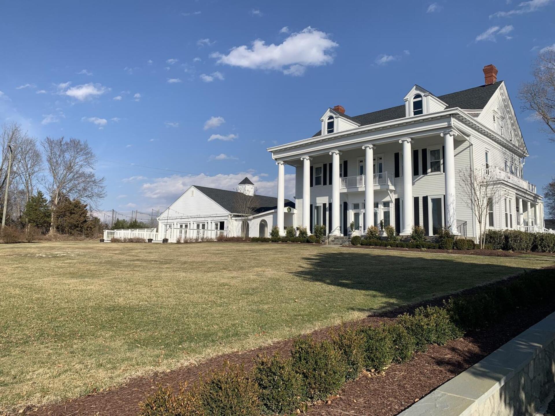 The Manor (Photo submitted by jeff1802 on 03/03/2022)