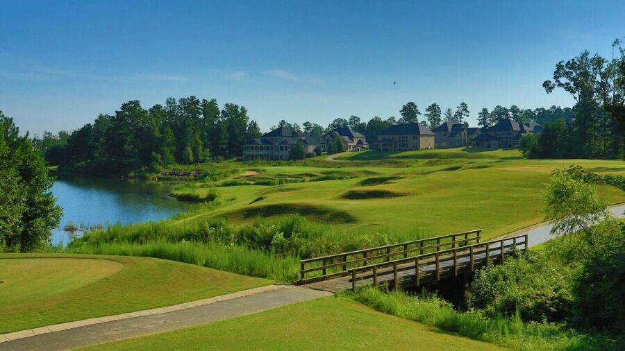 Crystal Lake GCC: Clubhouse
