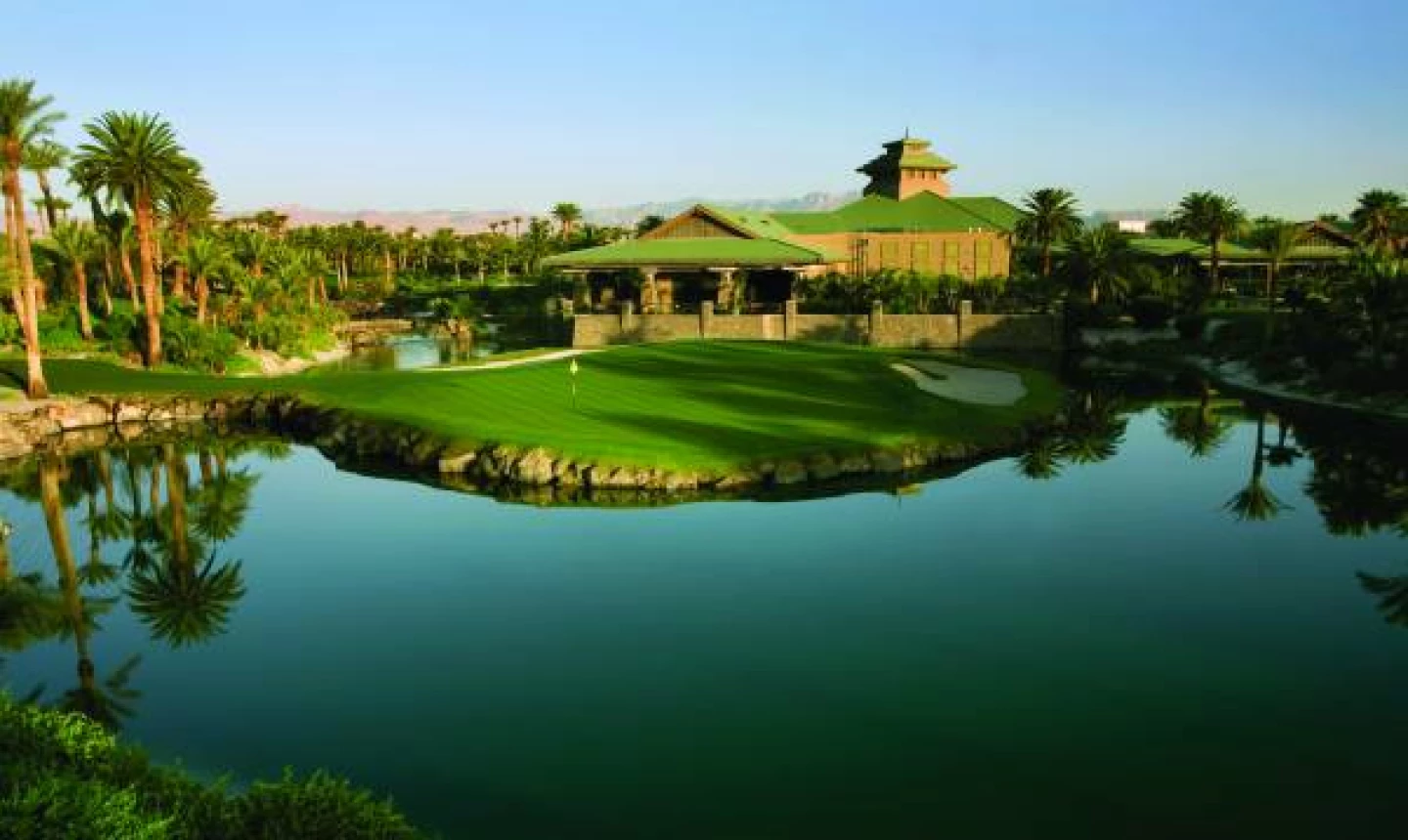 Bali Hai Golf Club in Las Vegas - 16th