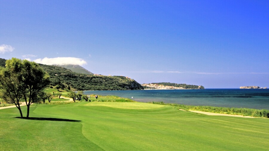 Bay golf course at Costa Navarino - sea