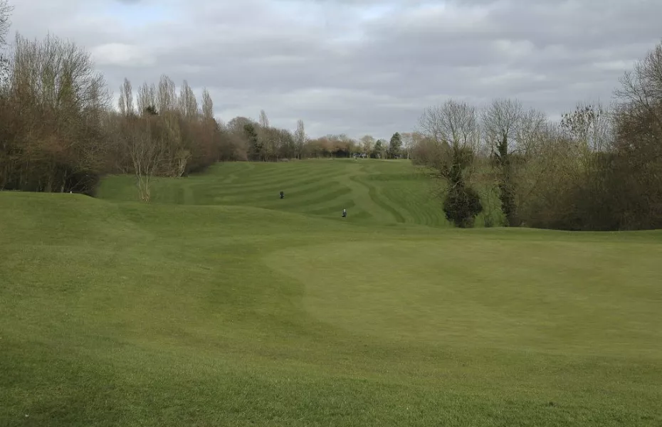 6th hole at Newbold Comyn