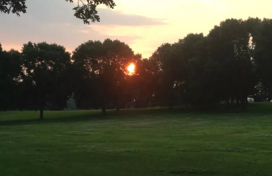 Riverside Town & CC: #8