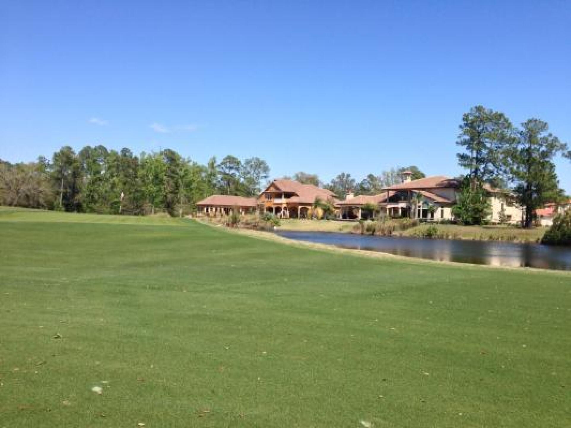 Houses along #14. (Photo submitted by u000007030060 on 04/08/2013)
