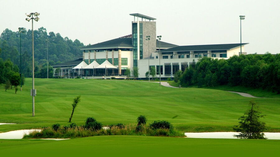 Peach Garden Golf: Clubhouse