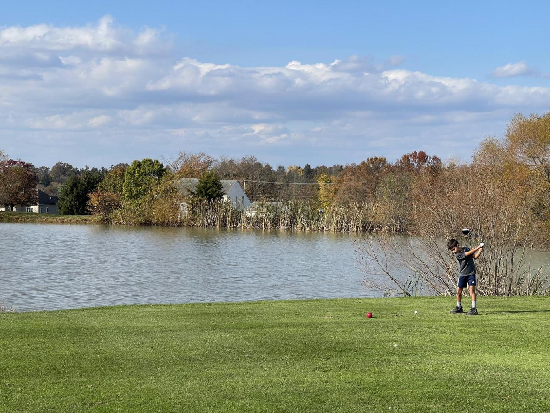 Par 3 tee shot over water to green (Photo submitted by u732684278 on 10/29/2023)