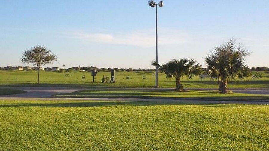 Los Lagos GC: Driving range