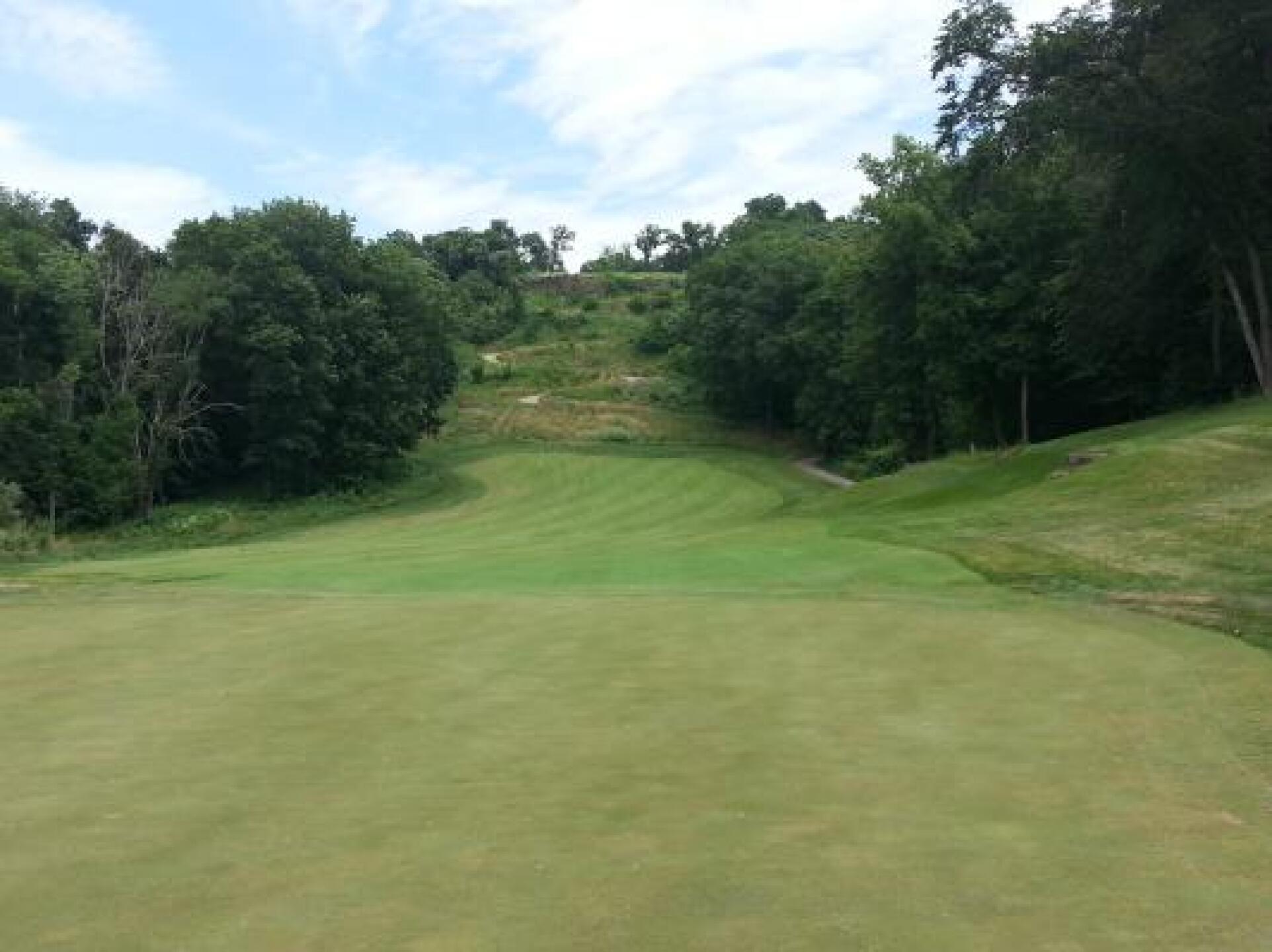 Hole 14 18 stories down (Photo submitted by dallasr21 on 07/20/2013)