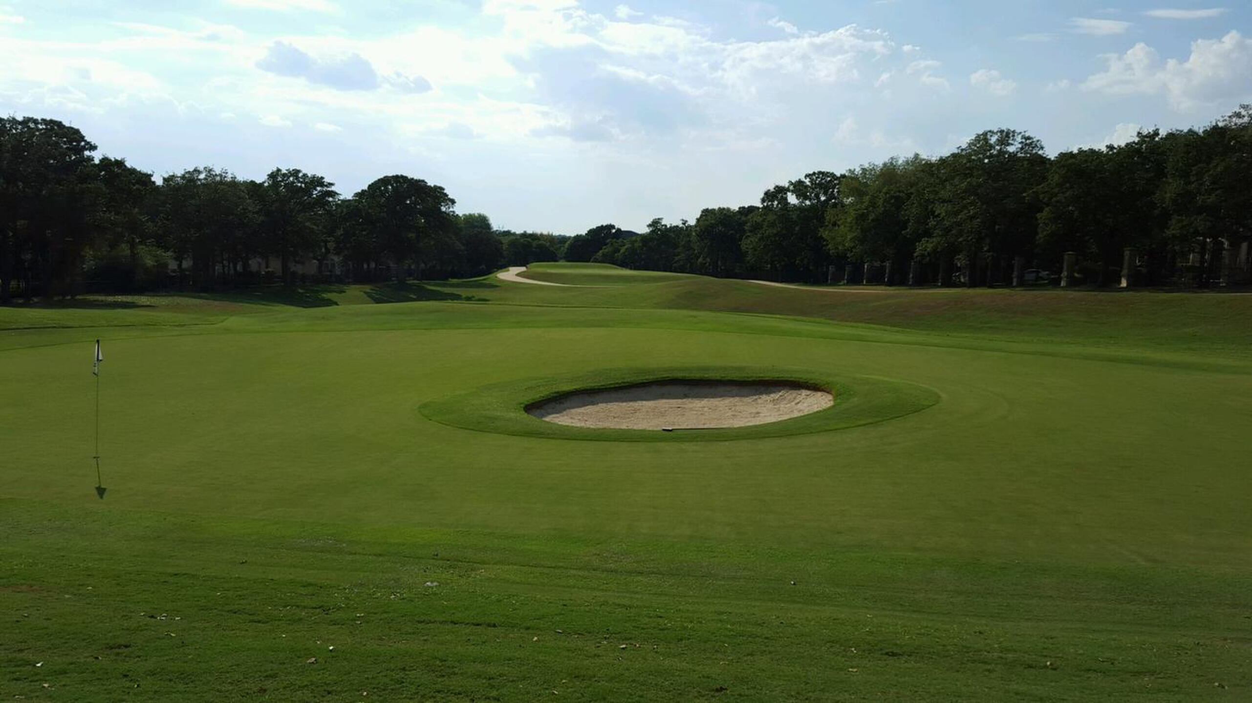 Bunker in the middle of the green (Photo submitted by ewing384 on 09/29/2015)