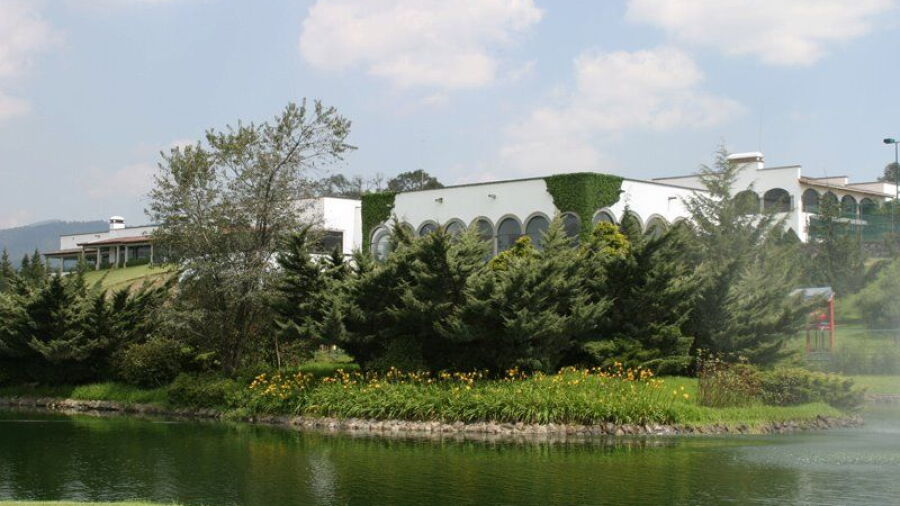 Los Encinos GC: Clubhouse