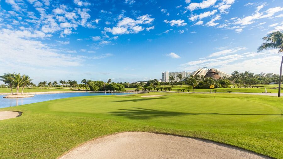 Iberostar Cancun GC: 18th green