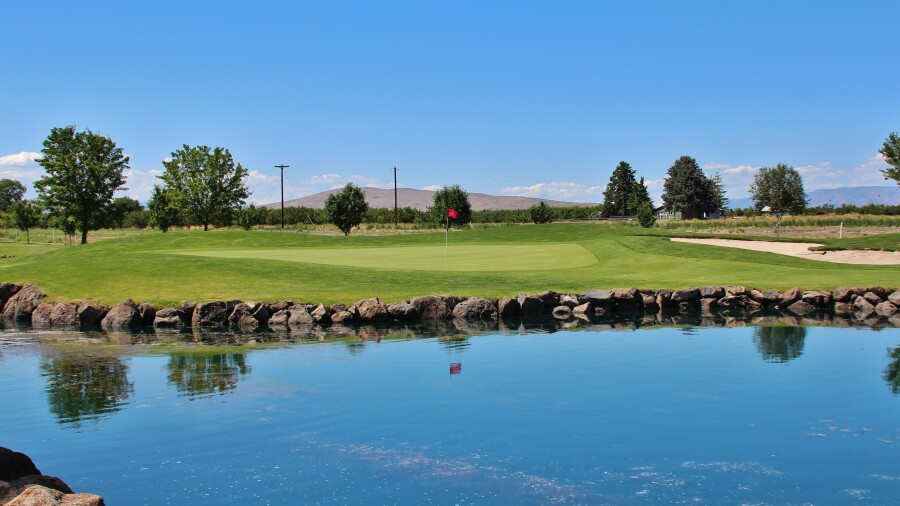 Apple Tree Golf Course - hole 11