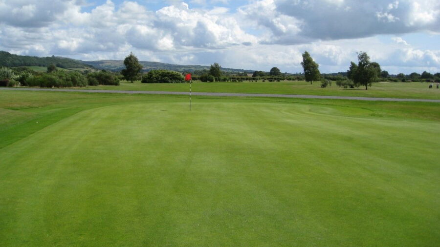 18th green at Ludlow GC