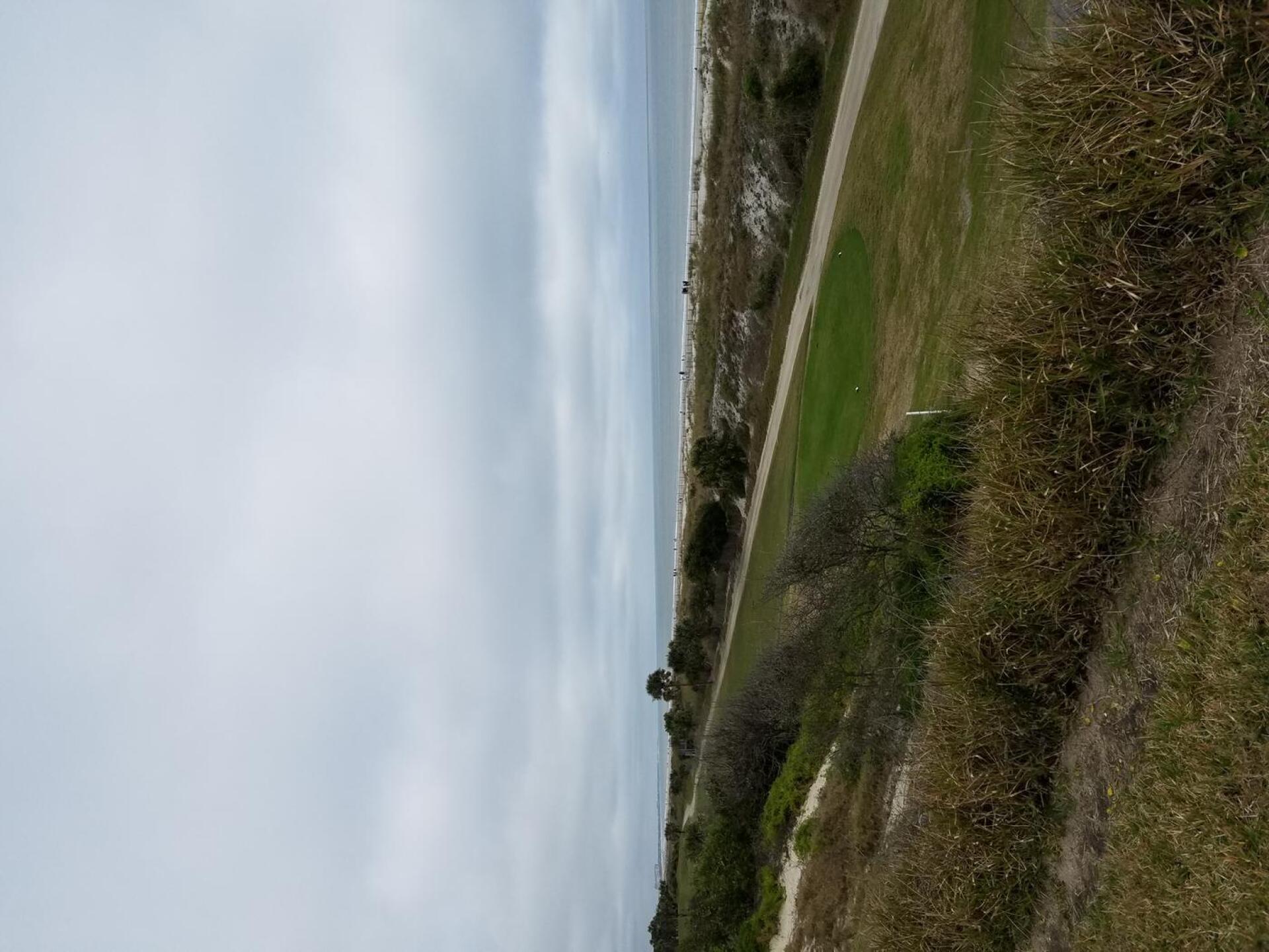 Short, tight par 4 along the ocean (Photo submitted by u000002061624 on 02/28/2017)