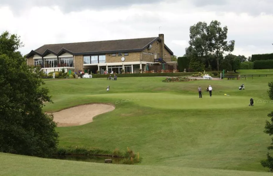 Moor Allerton GC - Lakes: #18