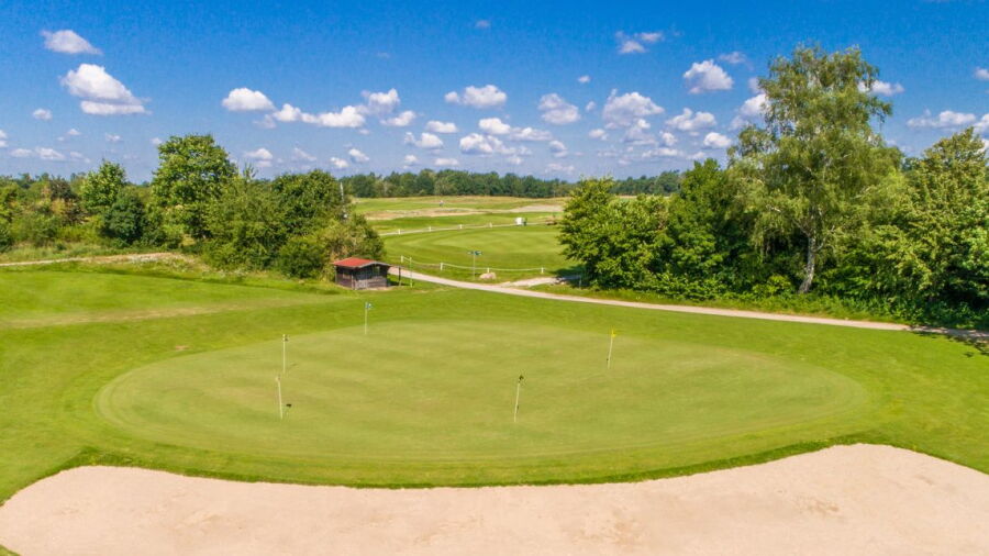 Schloss Wilkendorf GC - 6-hole: Practice area