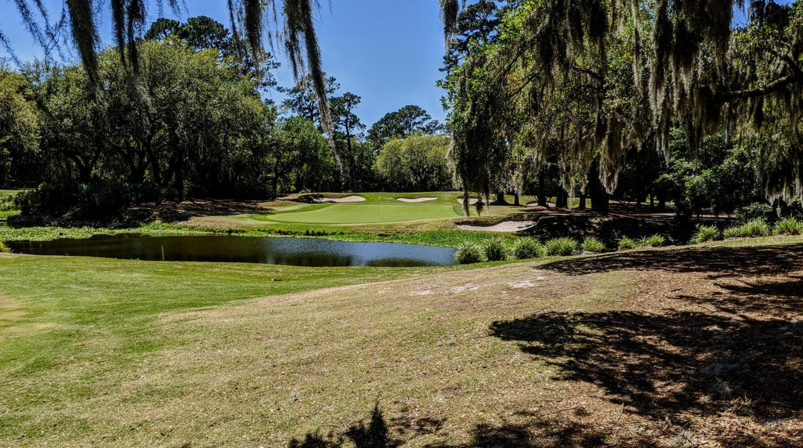 The par-5 8th (Photo submitted by Back9Ben on 05/04/2020)
