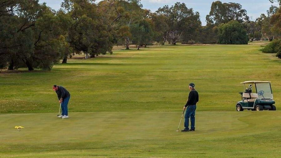Golfers at Barmera GC