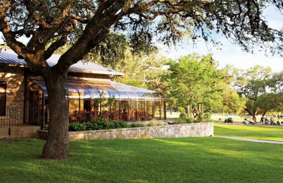 Fair Oaks Ranch GCC: Clubhouse & putting green