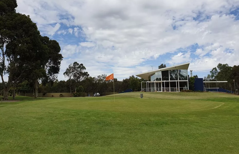 Balyang Par Three GC: #18 & clubhouse
