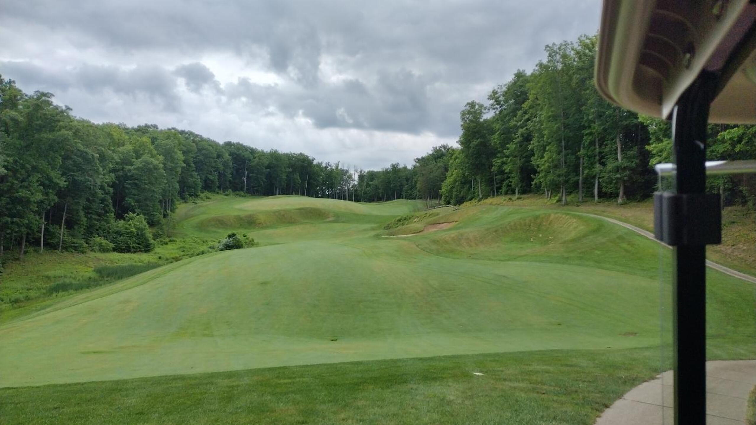 Hole 18 approach (Photo submitted by Heelsideguy on 10/13/2022)