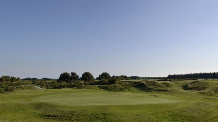 6th green at Gailes Links Golf Course