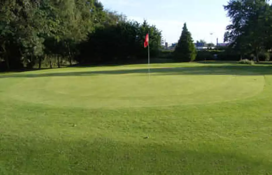 Bethune GC - Pitch&Putt 9 Holes: #8