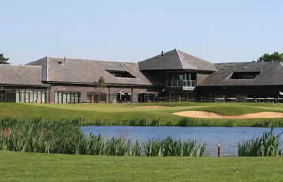 Surrey Downs GC: Clubhouse