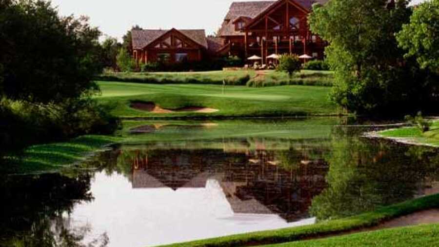 Flint Hills National GC: Clubhouse