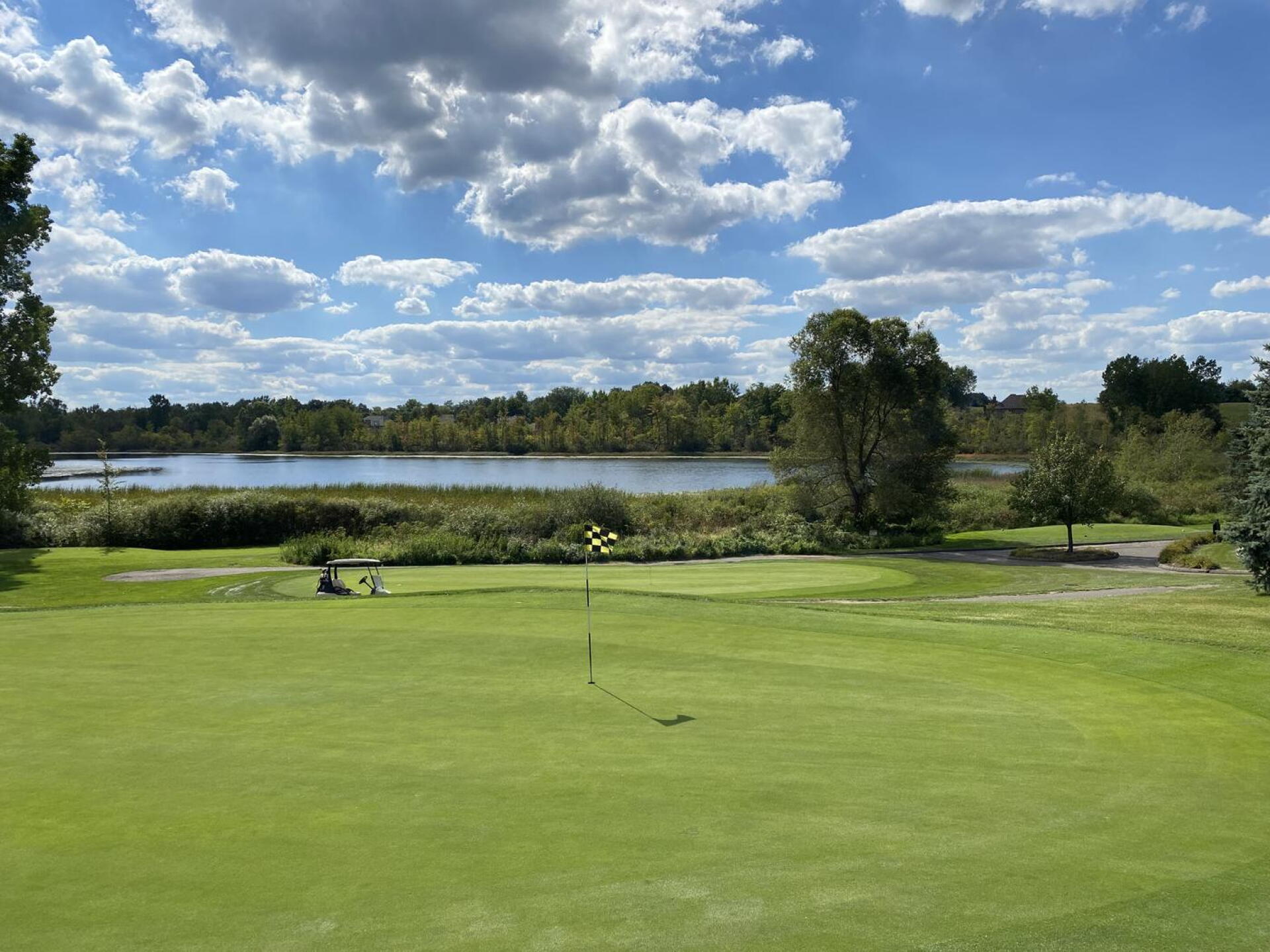 The 18th green looking over the practice green and beautiful Tray Lake.  What a location for the home hole. (Photo submitted by BuffaloBen15 on 01/04/2022)