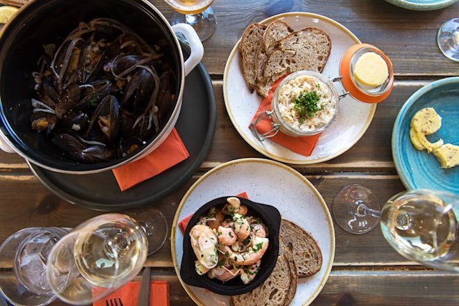 Given its location, Harry's Shack is an understandably excellent place for seafood. (Giulia Mulè/MondoMulia.com)