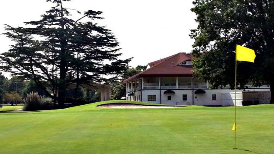 Sewells Point GC: Clubhouse