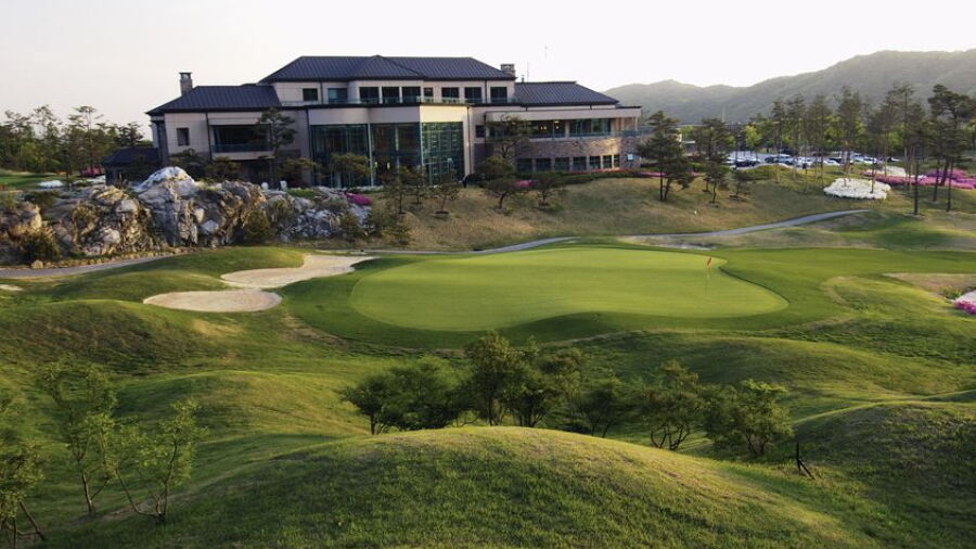 Castle Pine GC - Lake: #9