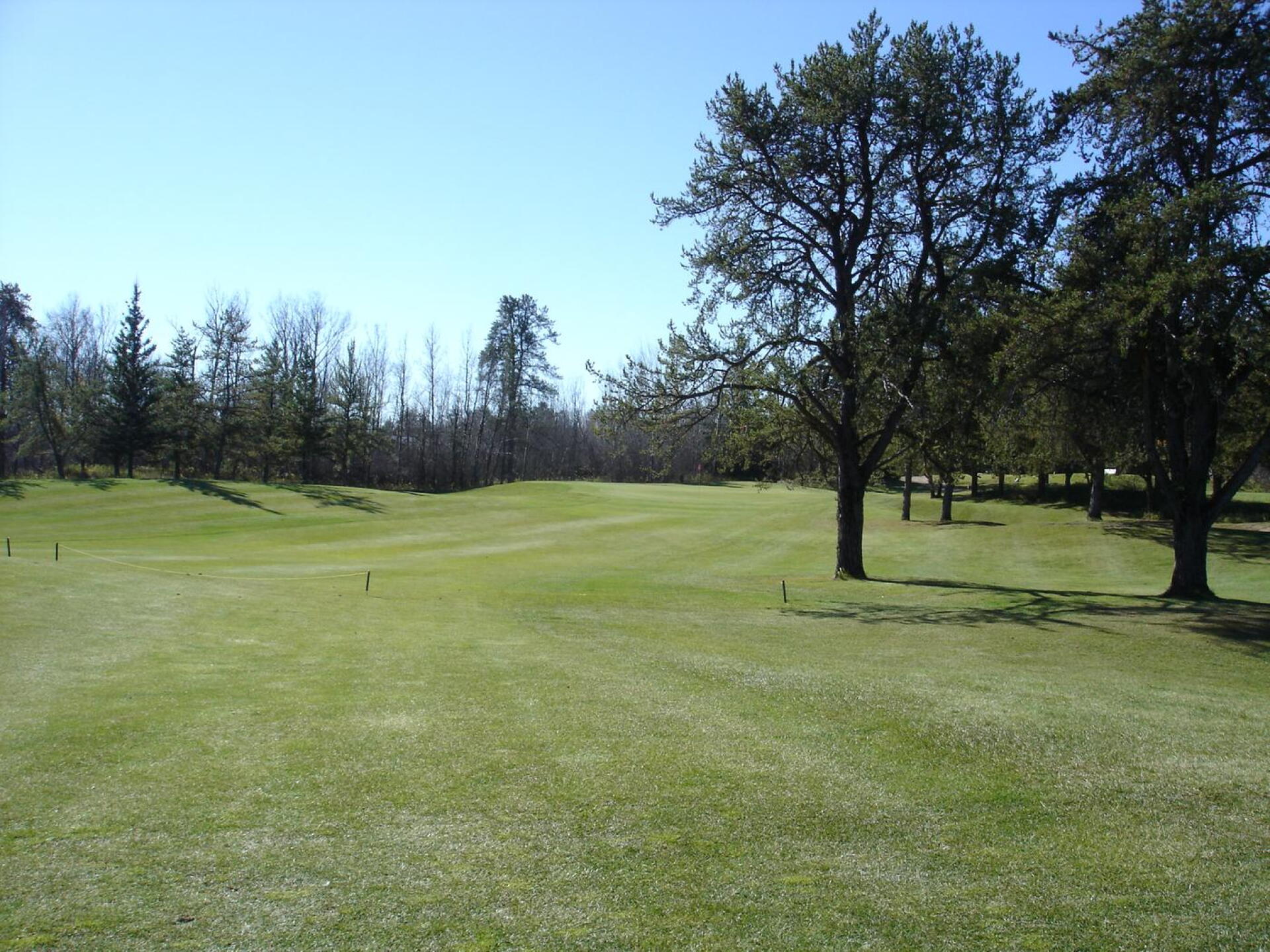 Athabasca G&CC, Hole 15, Par 4, 439 yds (Photo submitted by DYakimec on 10/08/2017)