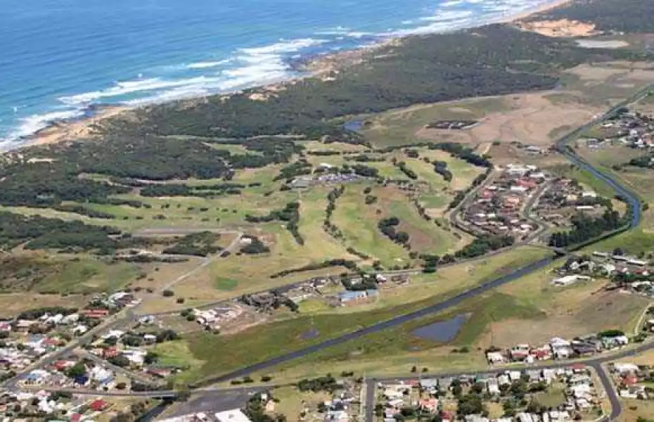 Warrnambool GC: Aerial view