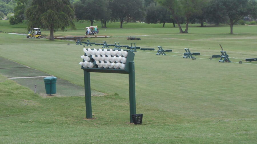 Elkins Lake CC: Driving range