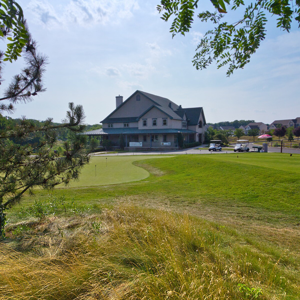 Photos Highquality Raven's Claw Golf Club soars in Pottstown