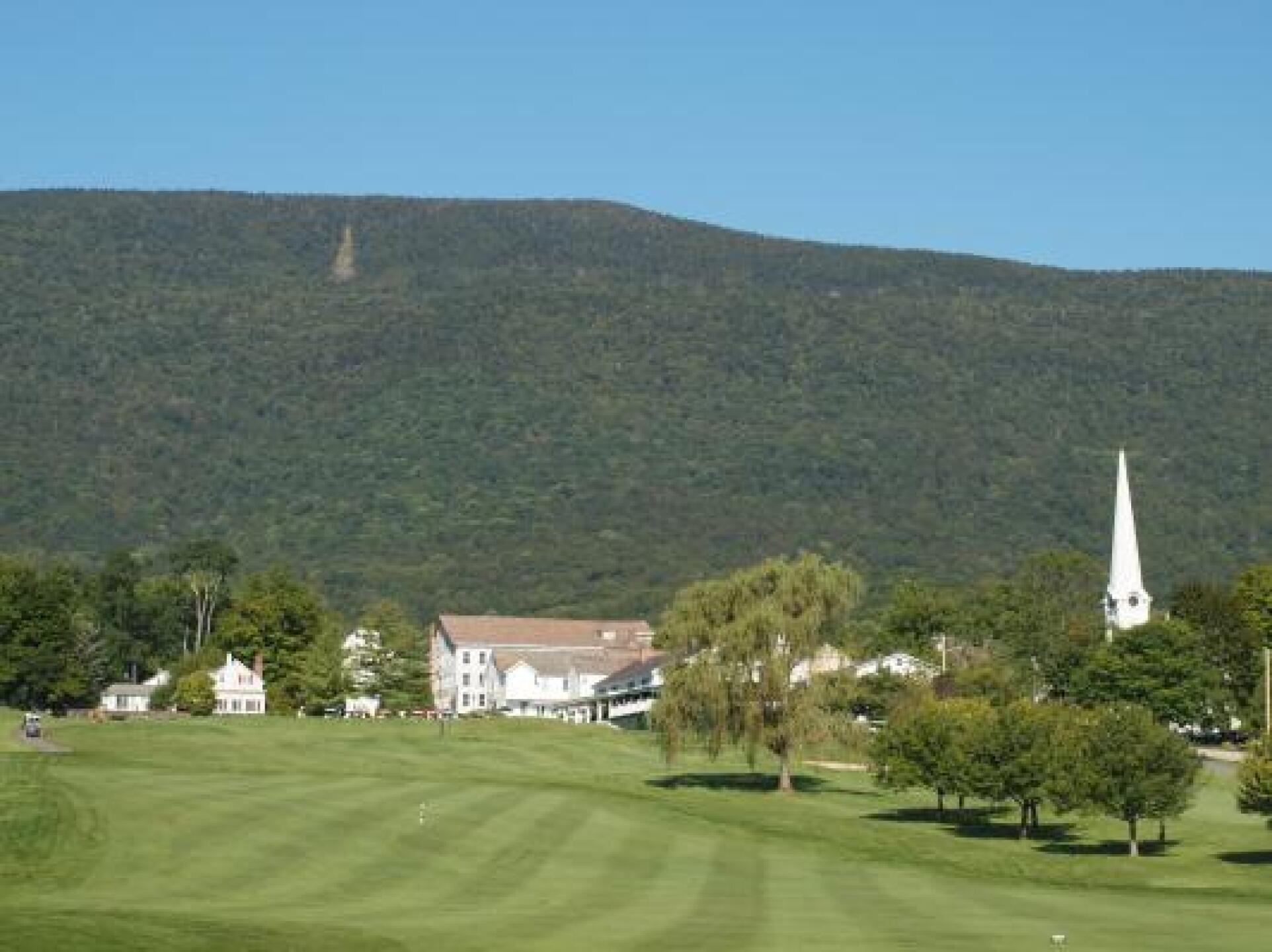 Hole #1 (Photo submitted by cowac8777 on 10/07/2012)