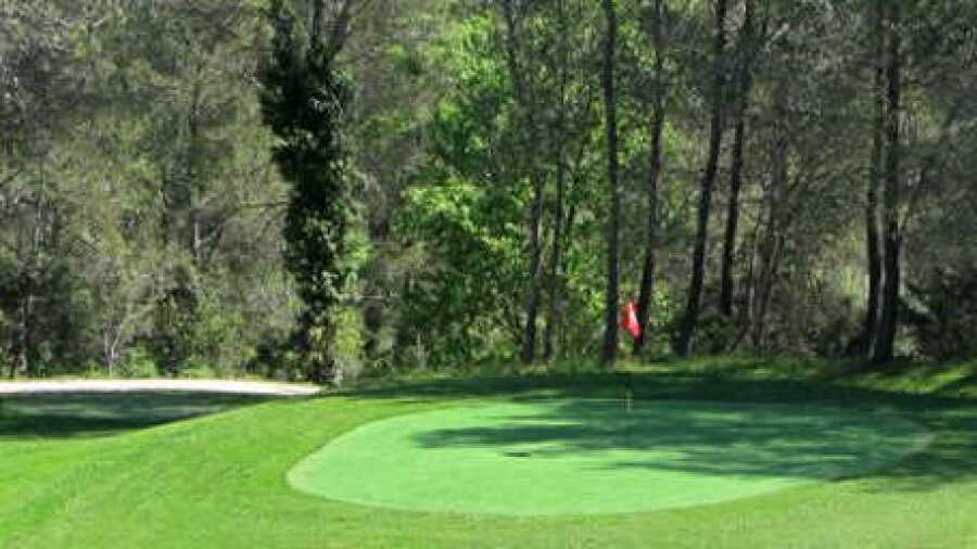 Coulondres GC - 5-hole