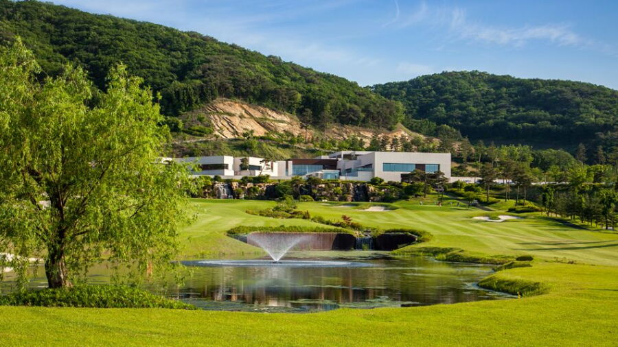Smart KU Golf Pavilion: Clubhouse